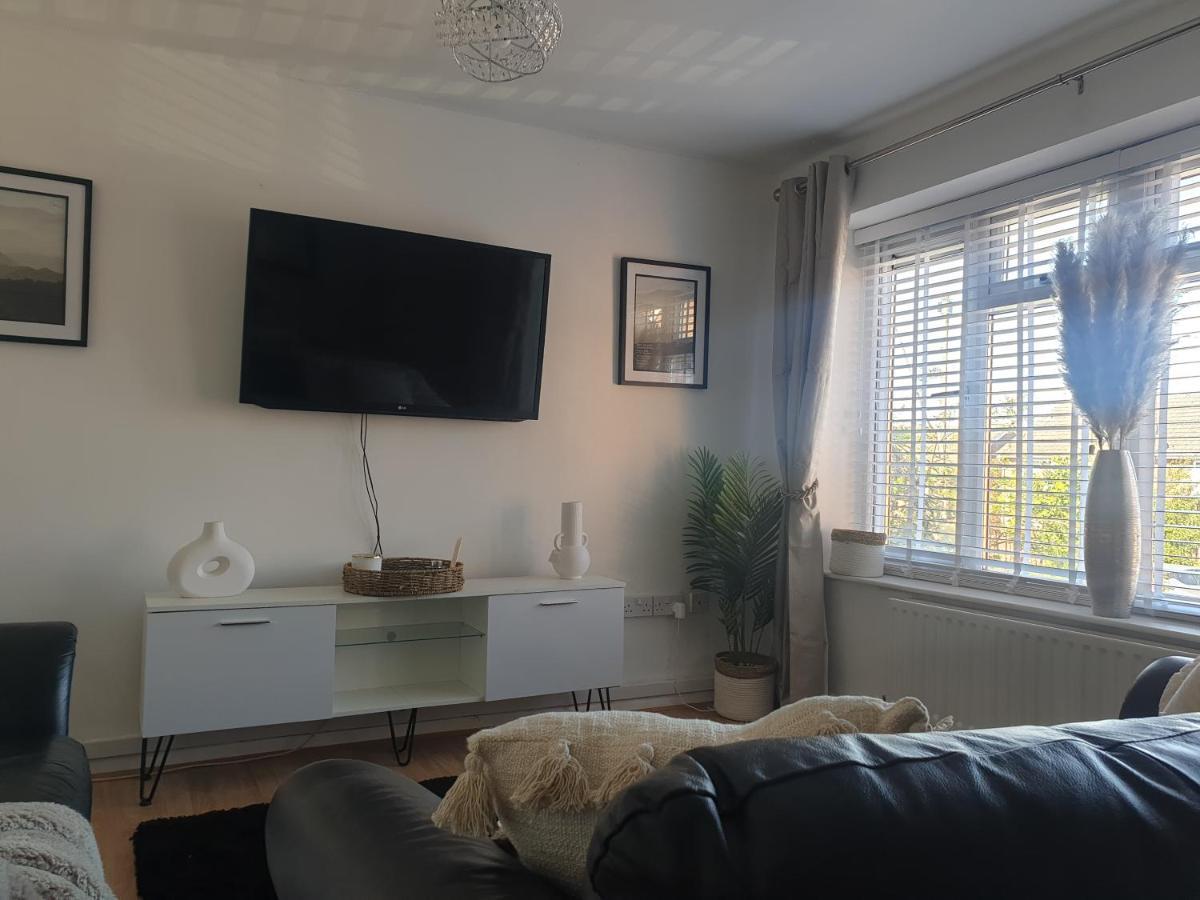 Apartment A&s Properties, No Guest Fees, With Drive And Near Centre